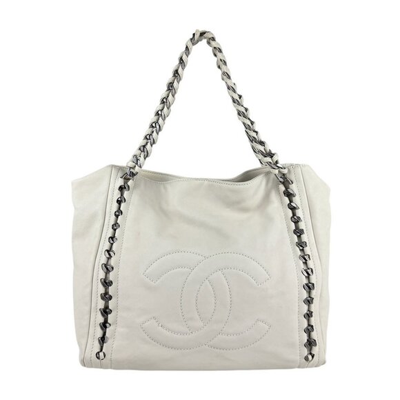 CHANEL Ivory Leather Shoulder Bag - Picture 1 of 5